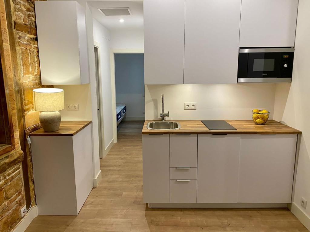 Reina Sofia Museum House Apartment Мадрид Екстериор снимка